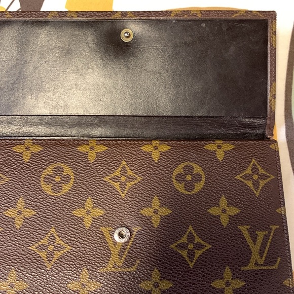 LOUIS VUITTON Vintage Passport Wallet 70’s - Picture 12 of 17